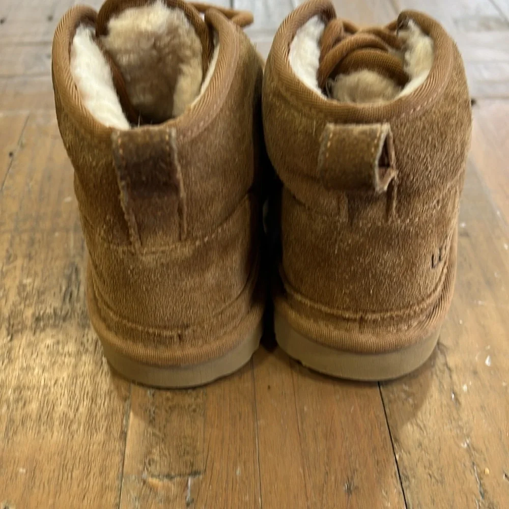 Ugg Neumel sheepskin leather Sherpa lined Chelsea boots
